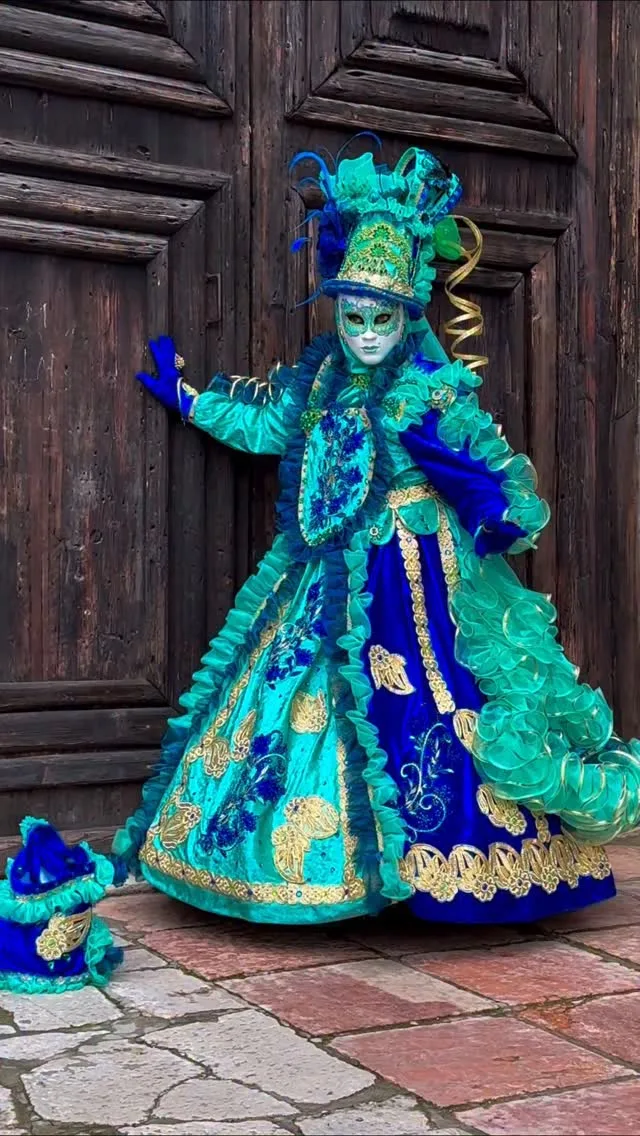 Carnival transforms Venice into a living stage!